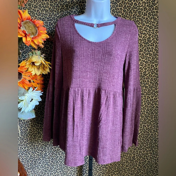 🌴3/$30🌴DOE & RAE Plum Bell Sleeve BabyDoll Top With Neck Accent NWT - Picture 1 of 11
